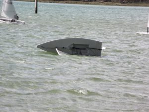 FB 5 capsize (800x600)